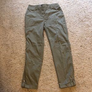 Chico’s NWOT Olive Green Sz 0 Ankle Cuffed Pant